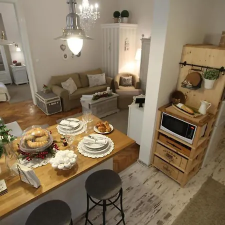 Apartment Vintage At Basilica
